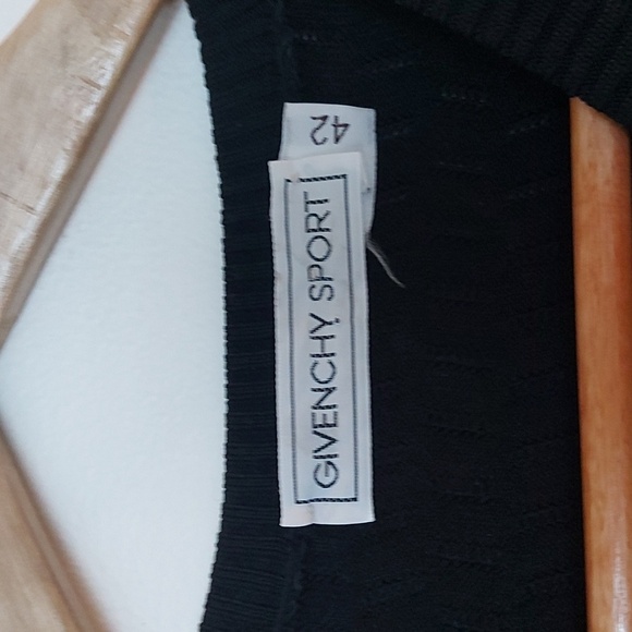 Givenchy Sport Eyelet Knit V Neck Sweater Ribbed Knit Cuffs Vintage Size 42 - Picture 4 of 6